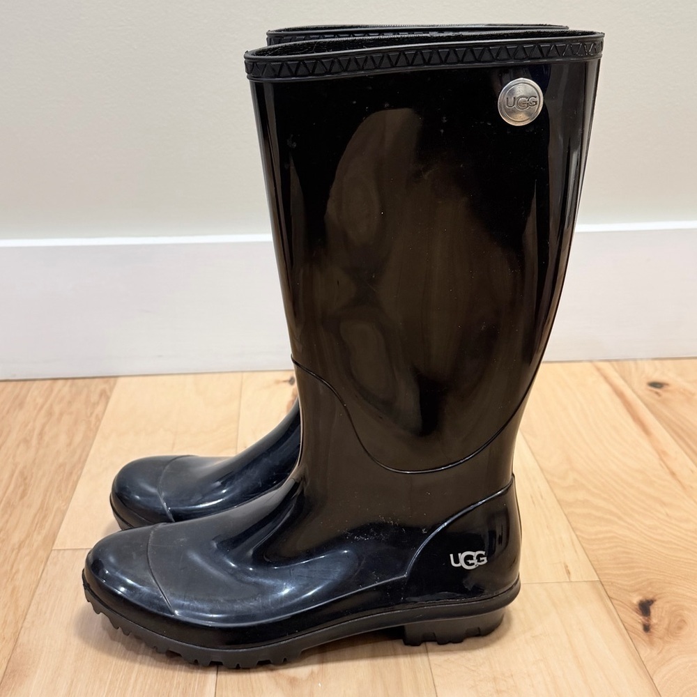 UGG Women’s Shaye Tall Rain Boot - Picture 3 of 8